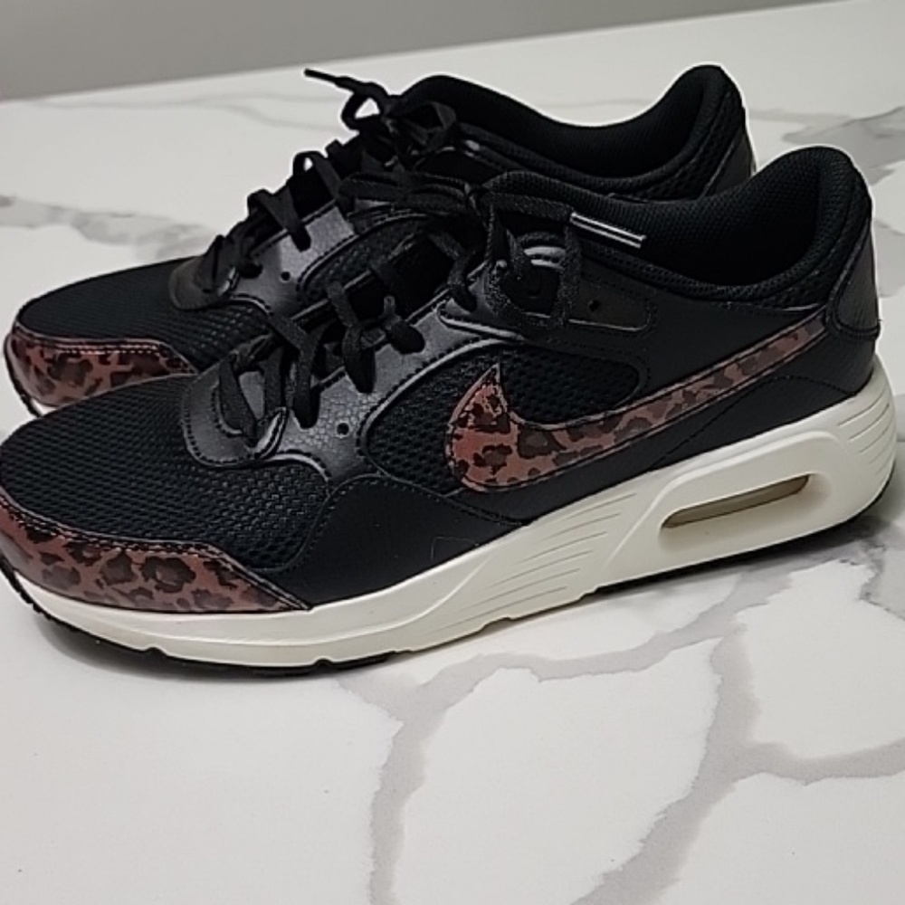 Nike Air MAX Leopard Print Running Shoes Womens 9.5 FUNKY FRESH